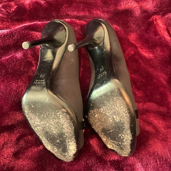 Gucci Black Satin Opened Toe Pumps- Size:8B - Picture 4 of 10